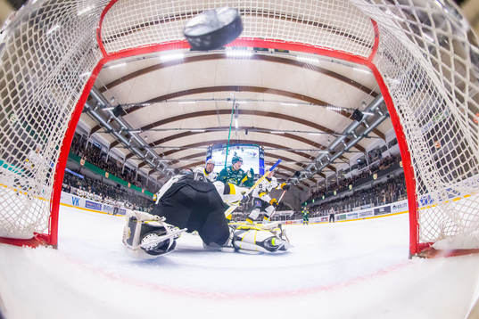 Björklövens Axel Ottosson gör 1-1 bakom Björklövens