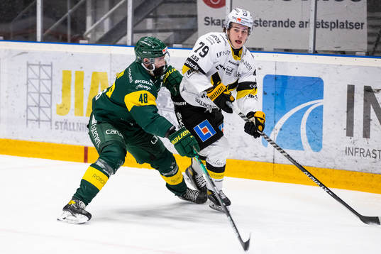 Björklövens Daniel Rahimi och Västerås Gabriel Kangas