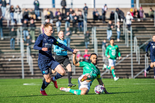 Helsingborgs Rasmus Karjalainen och Jönköpings Junes Barny
