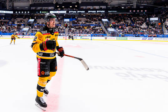 Luleås Oscar Engsund jublar
