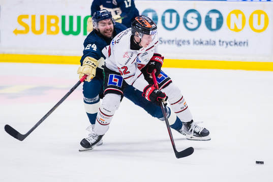 Djurgårdens Ludvig Rensfeldt och Örebros Robert Leino