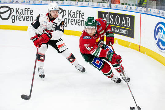 Malmö Redhawks Carl-Johan Lerby och Frölundas Ryan Lasch
