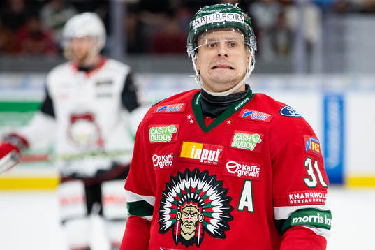 Frölundas Nicklas Lasu reagerar