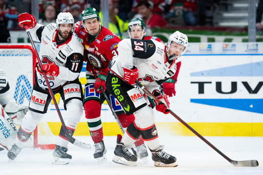 Malmö Redhawks Markus Lauridsen och Carl Söderberg mot
