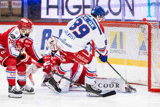 Oskarshamns Patrik Karlkvist gör 0-1