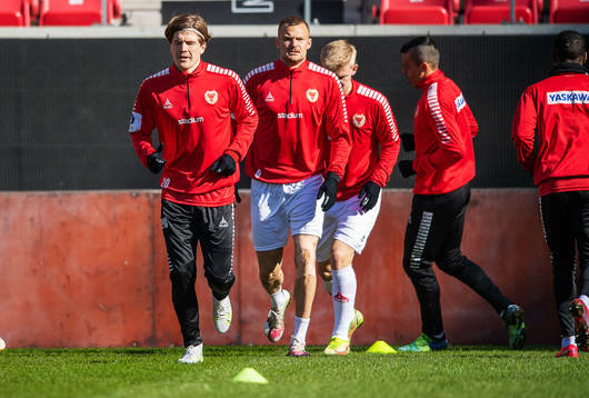Kalmars Oliver Berg undervärmningen
