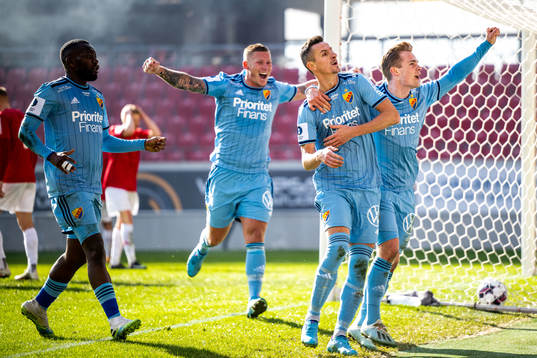 Djurgårdens Haris Radetinac jublar med lagkamrater