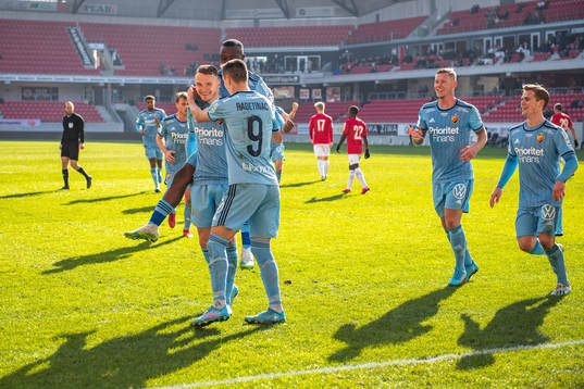Djurgårdens Piotr Johansson jublar
