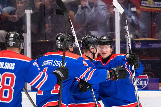 Brynäs Julius Bergman jublar