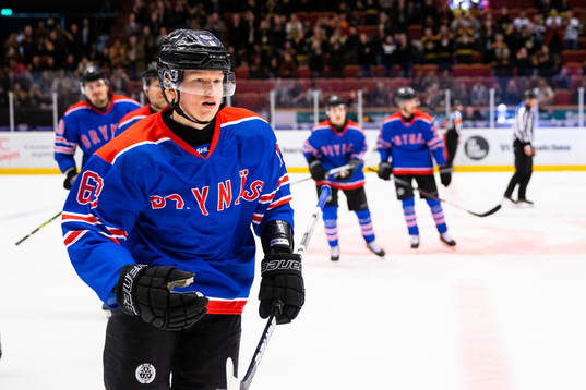 Brynäs Julius Bergman jublar