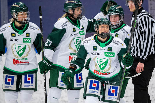 Färjestads Line Bialik Öien jublar