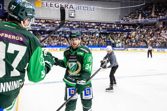 Färjestads Michael Lindqvist jublar