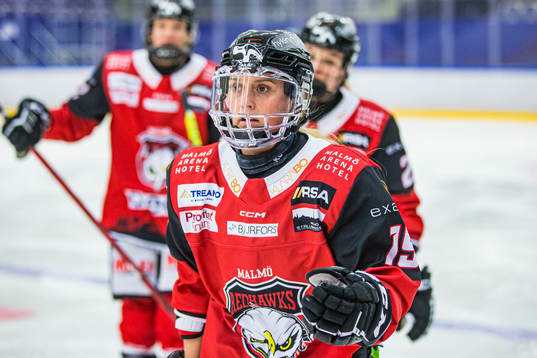 Malmö Redhawks Josephine Asperup jublar