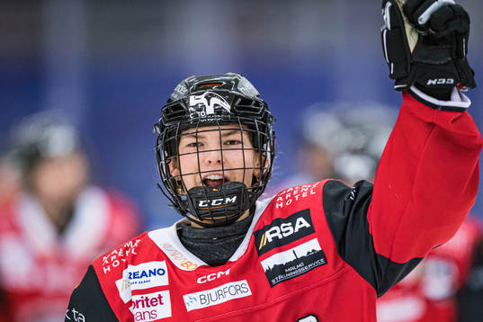 Malmö Redhawks Natalie Perry jublar