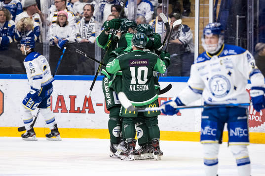 Färjestads spelarna jublar