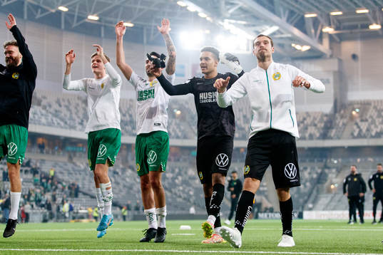 Hammarbys målvakt Oliver Dovin och målvakt Davor Blazevic