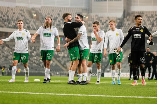 Hammarbys Simon Sandberg och Nahir Besara jublar