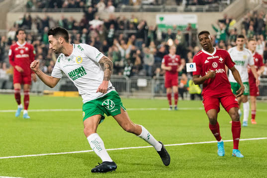 Hammarbys Nahir Besara jublar