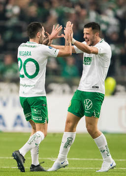 Hammarbys Nahir Besara och Astrit Selmani jublar