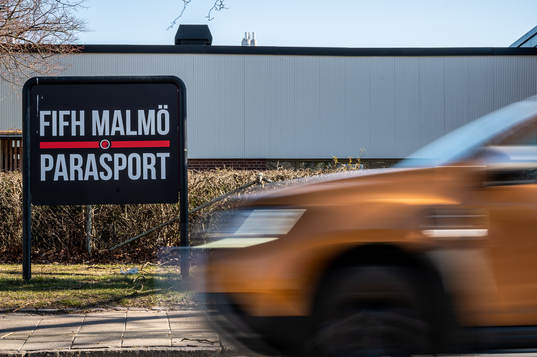 En skylt utanför FIFH-hallen
