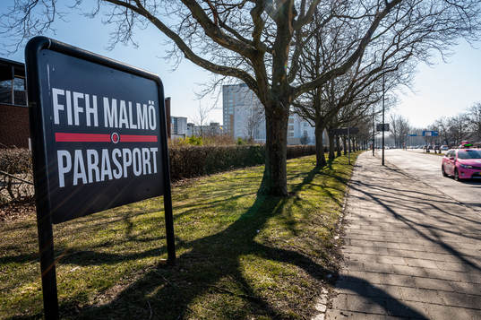En skylt utanför FIFH-hallen