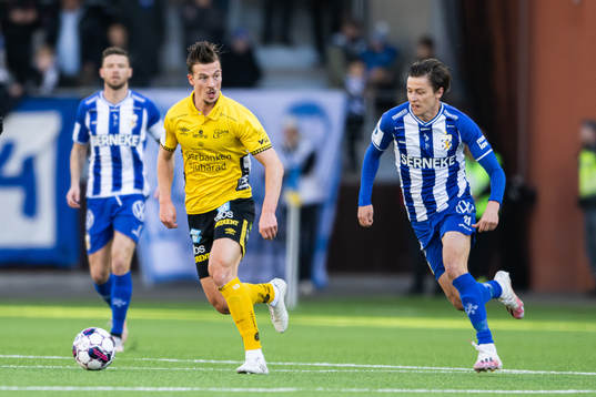 Elfsborgs Simon Olsson och IFK Göteborgs Simon Thern