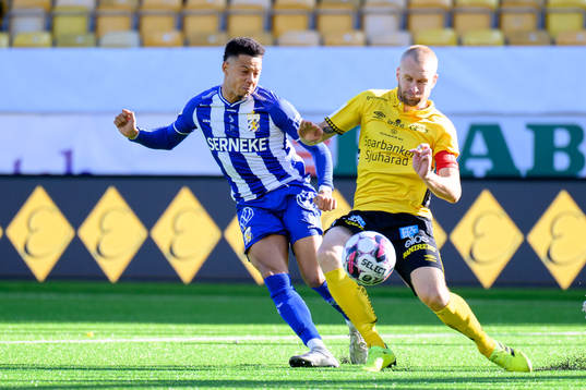 IFK Göteborgs Tobias Sana och Elfsborgs Johan Larsson