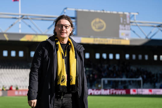 Elfsborgs klubbchef Stefan Andreasson jublar