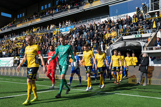 Lagen kommer in på planen