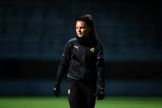 Häckens Johanna Rytting Kaneryd innan  fotbollsmatchen i