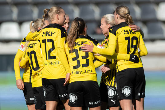 Häckens spelare jublar