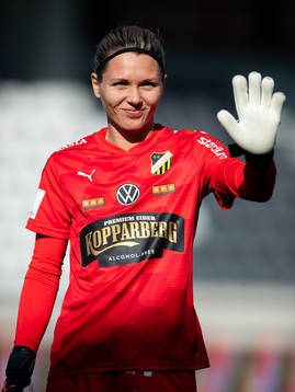 Häckens målvakt Jennifer Falk  på line up innan