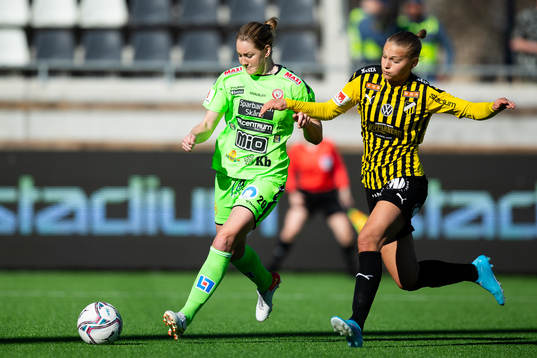Kristianstads Mia Carlsson och Häckens Stine Larsen