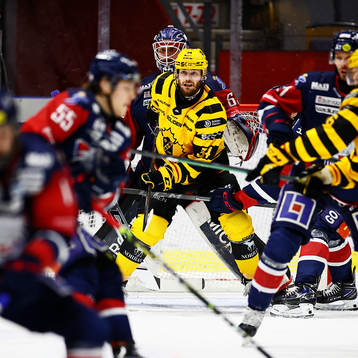 uSkellefteås Tom Kühnhackl nder ishockeymatchen i SHL