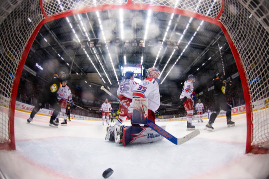 Brynäs Anton Rödin jublar