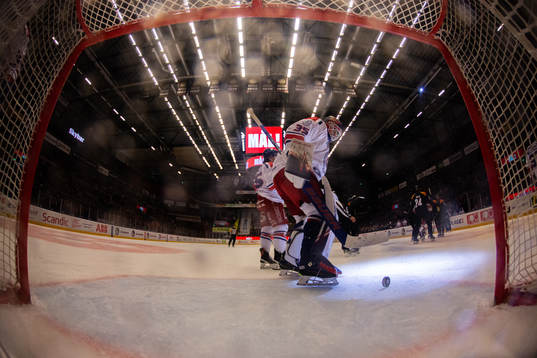 Oskarshamns målvakt Joe Cannata deppar
