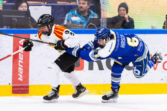 Brynäs Jaycee Gebhard och Leksands Gracen Hirschey