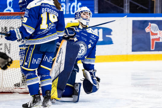 Leksands målvakt Amanda Johansson  deppar