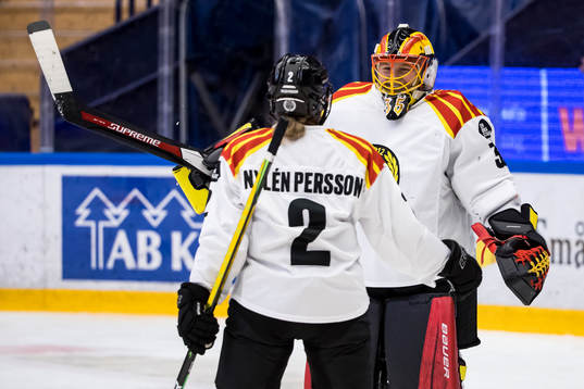 Brynäs målvakt Ellen Johnsson jublar