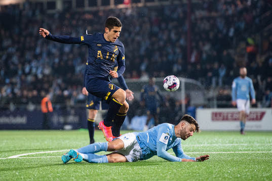 s Nicolas Stefanelli och Malmö FFs Erdal Rakip