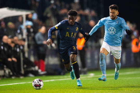 s Josafat Mendes och Malmö FFs Erdal Rakip