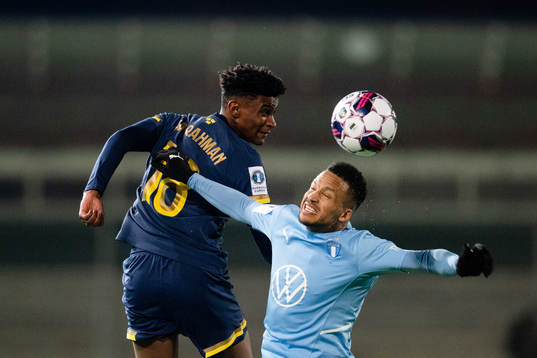 s Amar Abdirahman Ahmed och Malmö FFs Martin Olsson