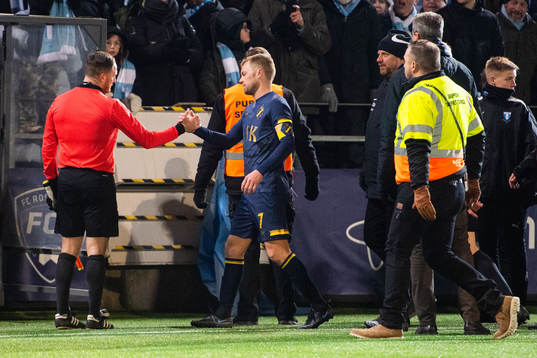 s Sebastian Larsson deppar