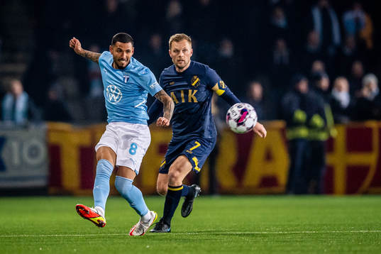 s Sebastian Larsson