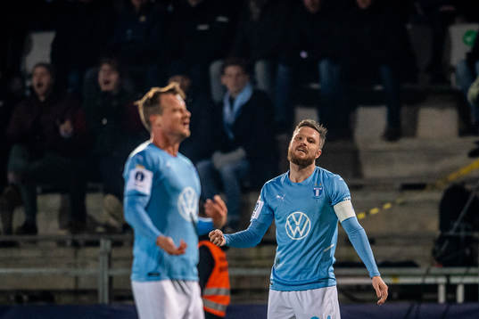 Malmö FFs Lasse Nielsen reagerar