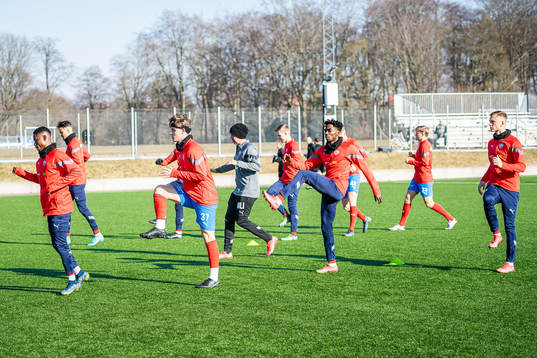 Helsingborgs spelare värmer upp