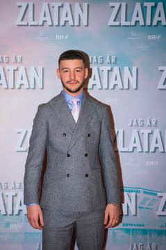 Granit Rushiti ankommer till galapremiär av filmen Jag är
