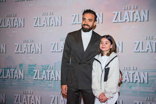 Abdul Khalili ankommer till galapremiär av filmen Jag är