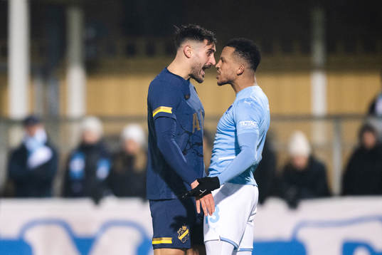 s Sotirios Papagiannopoulos och Malmö FFs Martin Olsson