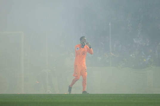 Malmö FFs målvakt Johan Dahlin när matchen tillfälligt